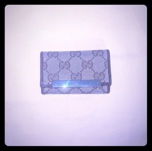 Authentic Gucci 6 hook key holder